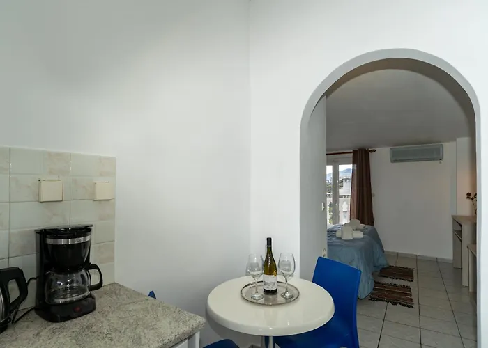 Lägenhetshotell Alex 3*